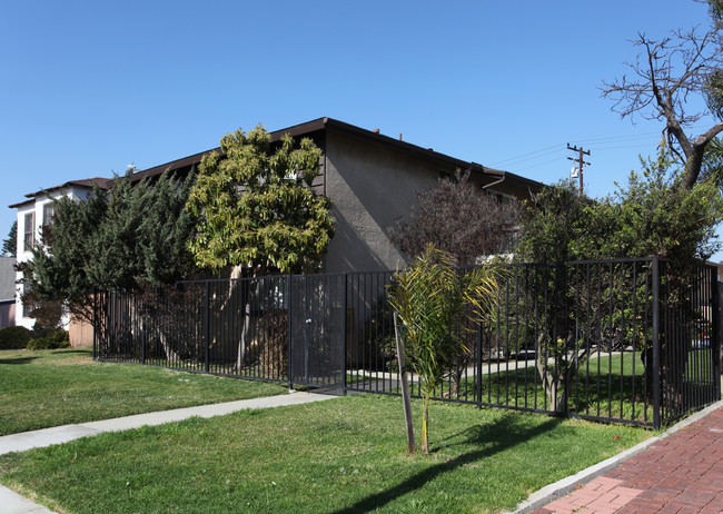 906 Sartori Ave in Torrance, CA - Building Photo - Building Photo