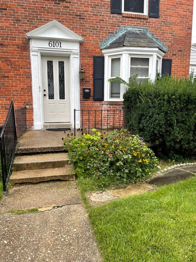 6101 Parkway Dr, Unit First Floor