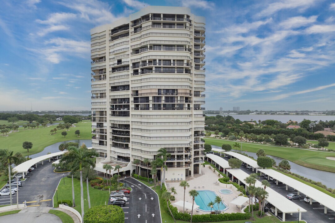 The Consulate in West Palm Beach, FL - Building Photo