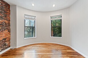 4 Union Park, Unit 3 in Boston, MA - Building Photo