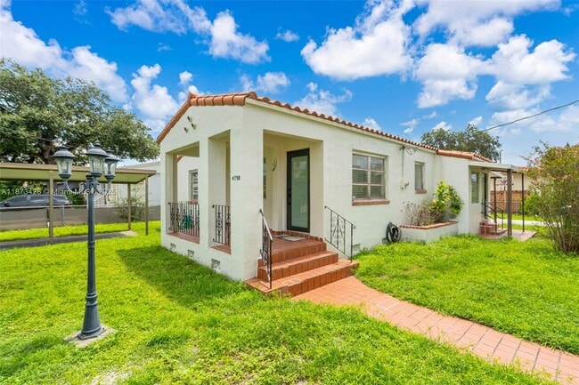 4798 SW 1st St in Coral Gables, FL - Building Photo - Building Photo