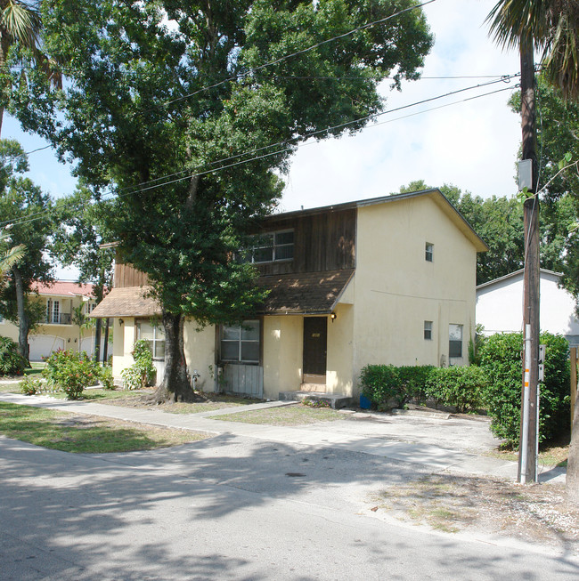 1801 SW 23rd St in Fort Lauderdale, FL - Building Photo - Building Photo