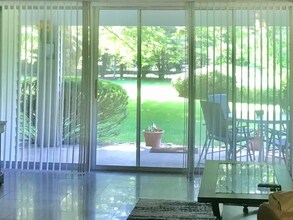 221 Mill Rd, Unit The Buoy in Westhampton Beach, NY - Foto de edificio - Building Photo