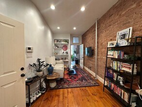85 1/2 Summit St, Unit 3 in Brooklyn, NY - Building Photo - Building Photo