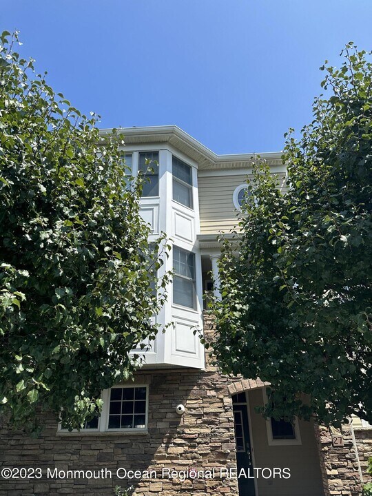 27 Grant St in Long Branch, NJ - Building Photo