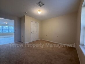 1015 14th St in Wamego, KS - Foto de edificio - Building Photo