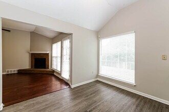 4574 Kings Grant Dr in Memphis, TN - Building Photo - Building Photo