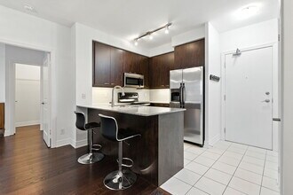 500 St Clair Ave W in Toronto, ON - Building Photo - Building Photo