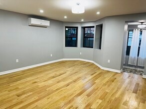 80 Sunnyside Ave, Unit Ground floor in Brooklyn, NY - Building Photo - Building Photo