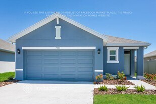 7993 Majestic Palms Ct in Venice, FL - Building Photo