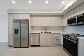 1500 Bay Rd, Unit N-1107 in Miami Beach, FL - Foto de edificio - Building Photo