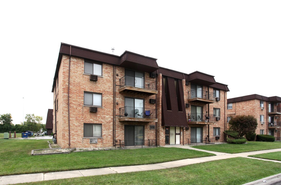 384 Cornell in Calumet City, IL - Building Photo