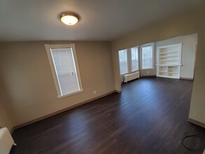 419 N 1st Ave W in Duluth, MN - Foto de edificio - Building Photo