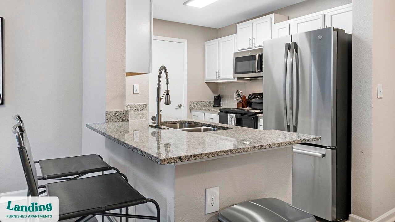 299 DeBaliviere Ave in St. Louis, MO - Building Photo