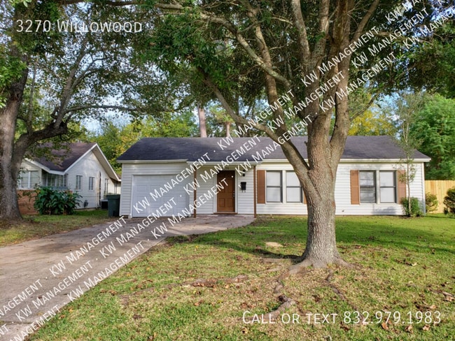 3270 Willowood Dr