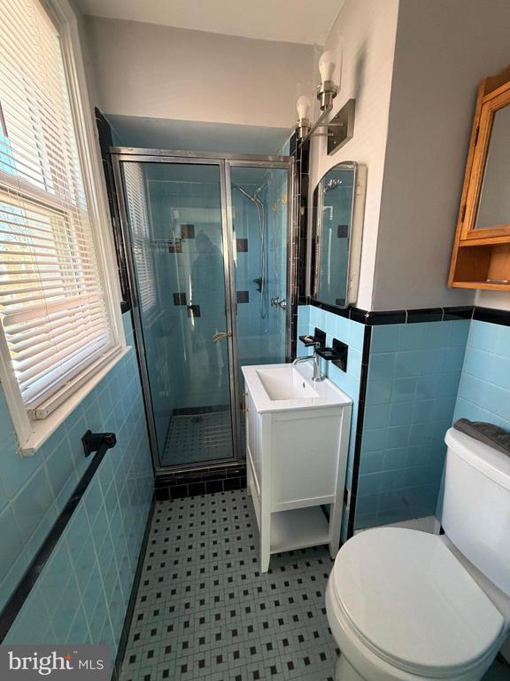 1717 Danforth St in Philadelphia, PA - Building Photo - Building Photo