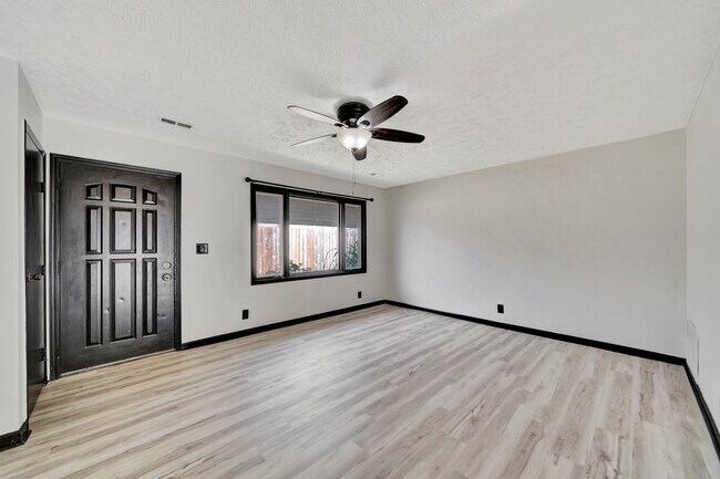 5707 Ballard Ave, Unit 5709 in Lincoln, NE - Building Photo - Building Photo