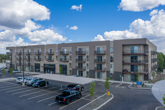 Park Place Apartments in Richland, WA - Building Photo - Building Photo