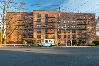 1160 Richmond Rd in Staten Island, NY - Building Photo - Building Photo