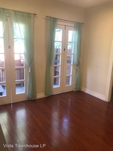 1127-1135.5 N Vista St in West Hollywood, CA - Building Photo - Building Photo