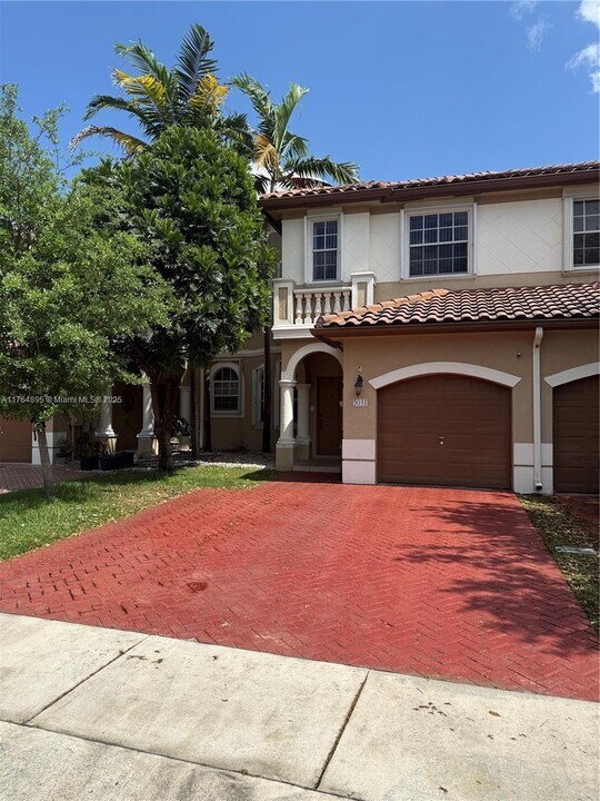 5031 SW 135th Ave in Miramar, FL - Building Photo