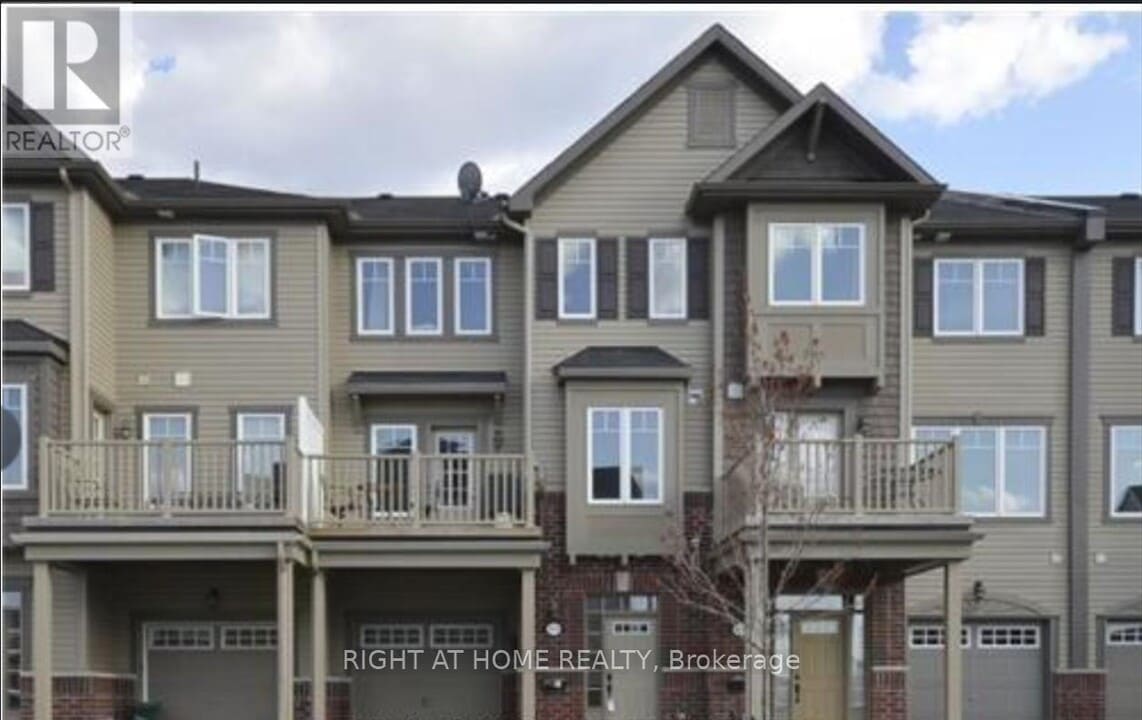 2116 Madrid Ave in Ottawa, ON - Building Photo