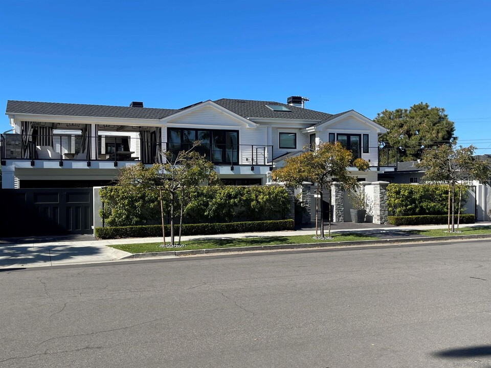 1108 F Ave in Coronado, CA - Foto de edificio