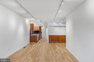 530 S 15th St in Philadelphia, PA - Building Photo - Building Photo