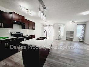 7301 Armour Cres SW in Edmonton, AB - Building Photo - Building Photo