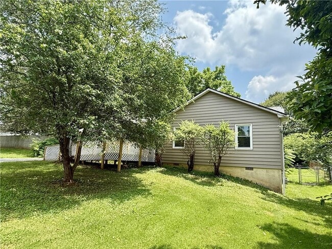 1194 Broward Dr in Marietta, GA - Building Photo - Building Photo