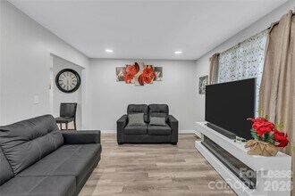 6628 Cool Water Ct in Charlotte, NC - Building Photo - Building Photo