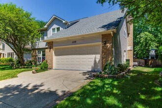 2238 Gleneagles Dr in Naperville, IL - Building Photo - Building Photo