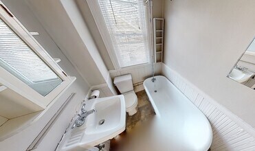 564 Green St, Unit 2A in Cambridge, MA - Building Photo - Building Photo