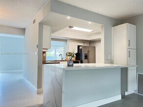 9200 SW 54th St in Cooper City, FL - Building Photo - Building Photo