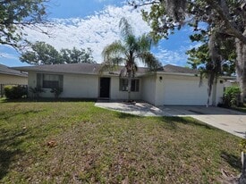 310 Colonade Ct in Kissimmee, FL - Building Photo