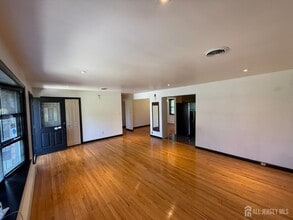 849 New Dover Rd in Edison, NJ - Building Photo - Building Photo