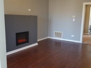 1303 W Pratt Blvd, Unit 3W in Chicago, IL - Building Photo - Building Photo