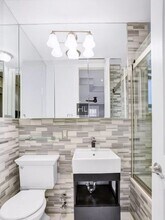 Barrow Street in New York, NY - Foto de edificio - Building Photo