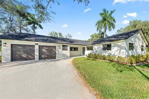 15131 SW 31st Ct in Davie, FL - Building Photo