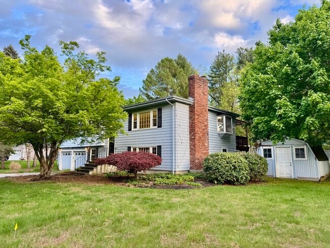 property at 9 Brooks Rd