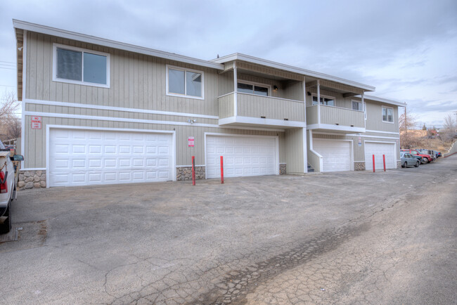 Creekside Apartments in Reno, NV - Building Photo - Building Photo