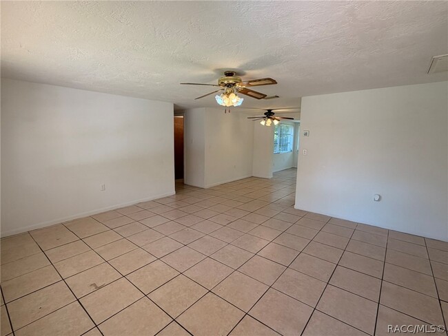 28 N Davis St in Beverly Hills, FL - Building Photo - Building Photo