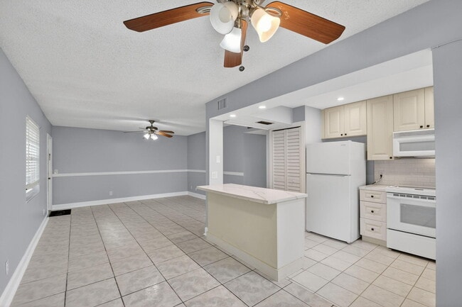 310 S J St in Lake Worth Beach, FL - Building Photo - Building Photo