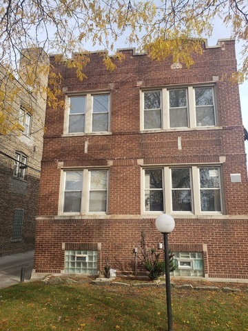 7911 S Calumet Ave-Unit -2R in Chicago, IL - Building Photo