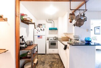 256 S La Fayette Park Pl, Unit 111 in Los Angeles, CA - Building Photo - Building Photo