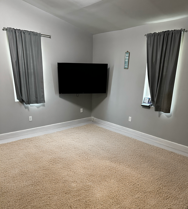 property at 1511 Odell Ave