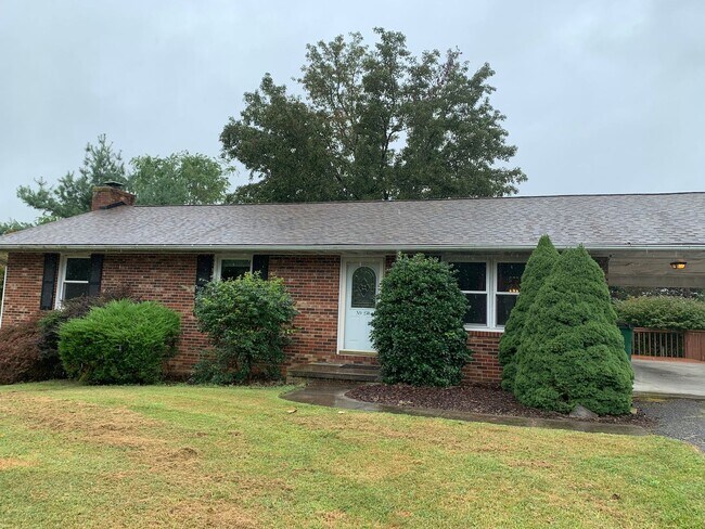 property at 250 Majestic Dr NW