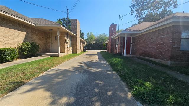 2200 Bolivar St in Denton, TX - Foto de edificio - Building Photo