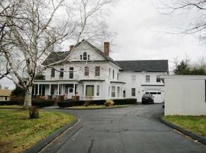 10 Wauregan Rd in Plainfield, CT - Building Photo