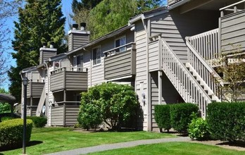 Silver Oak in Mountlake Terrace, WA - Building Photo - Building Photo